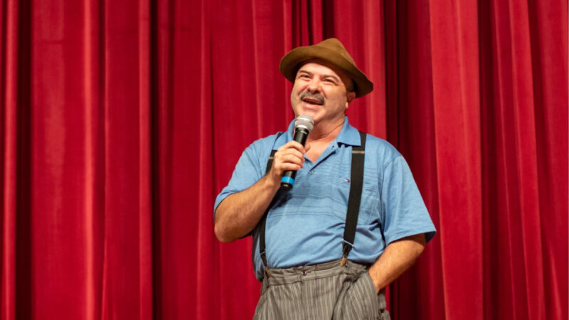 Câmara de Gramado encerra o ano com sessão especial, homenagens e show gratuito de Paulinho Mixaria