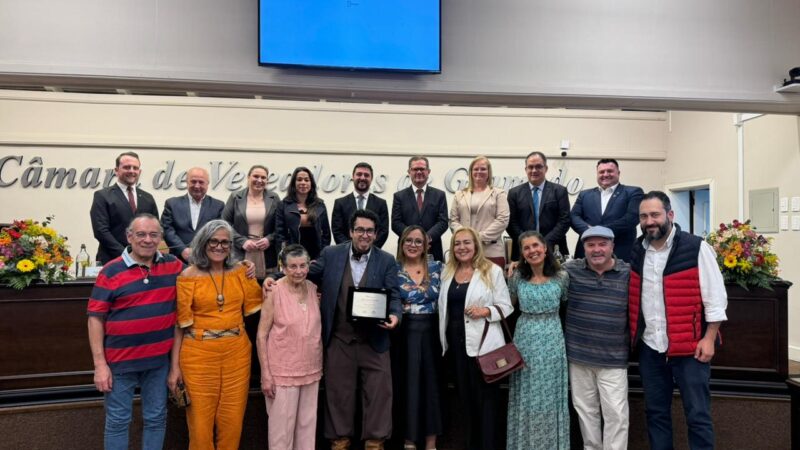 Câmara de Vereadores de Gramado homenageia Pepeu Gonçalves pelos 25 anos dedicados à cultura e tradição gaúcha