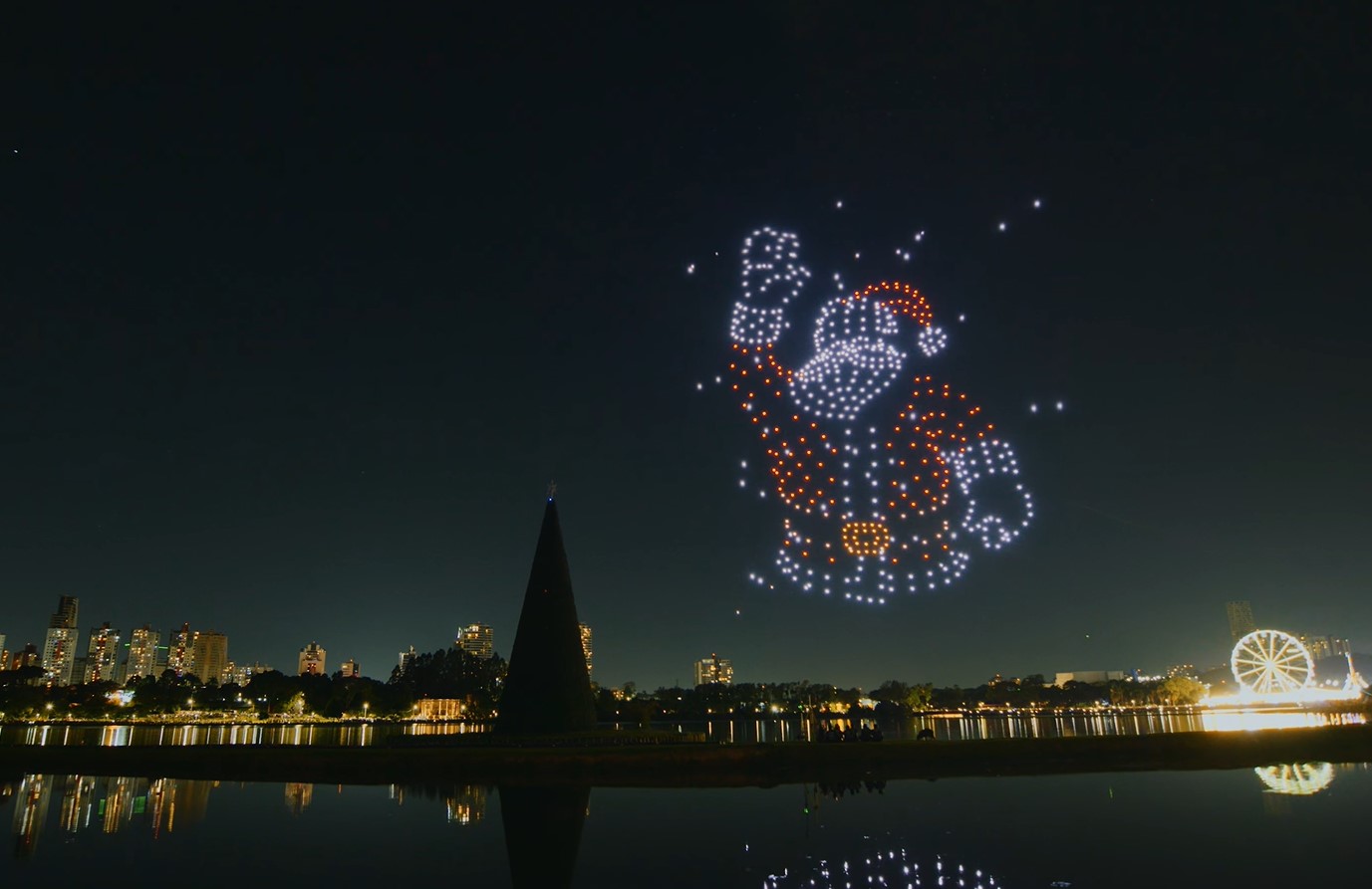 Show de drones marcará o encerramento do desfile do 40º Natal Luz de Gramado