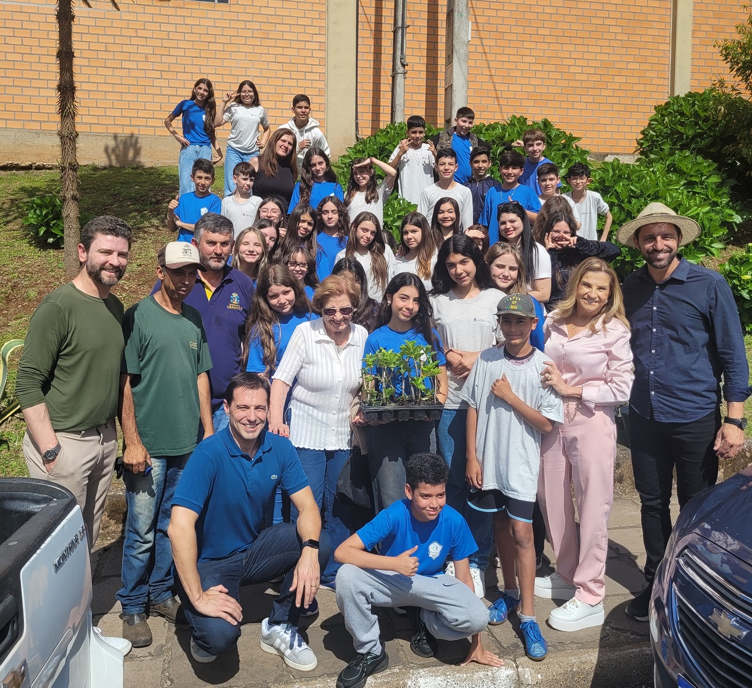 Projeto Hortênsias inicia atividades em Gramado com alunos da Escola Mosés Bezzi