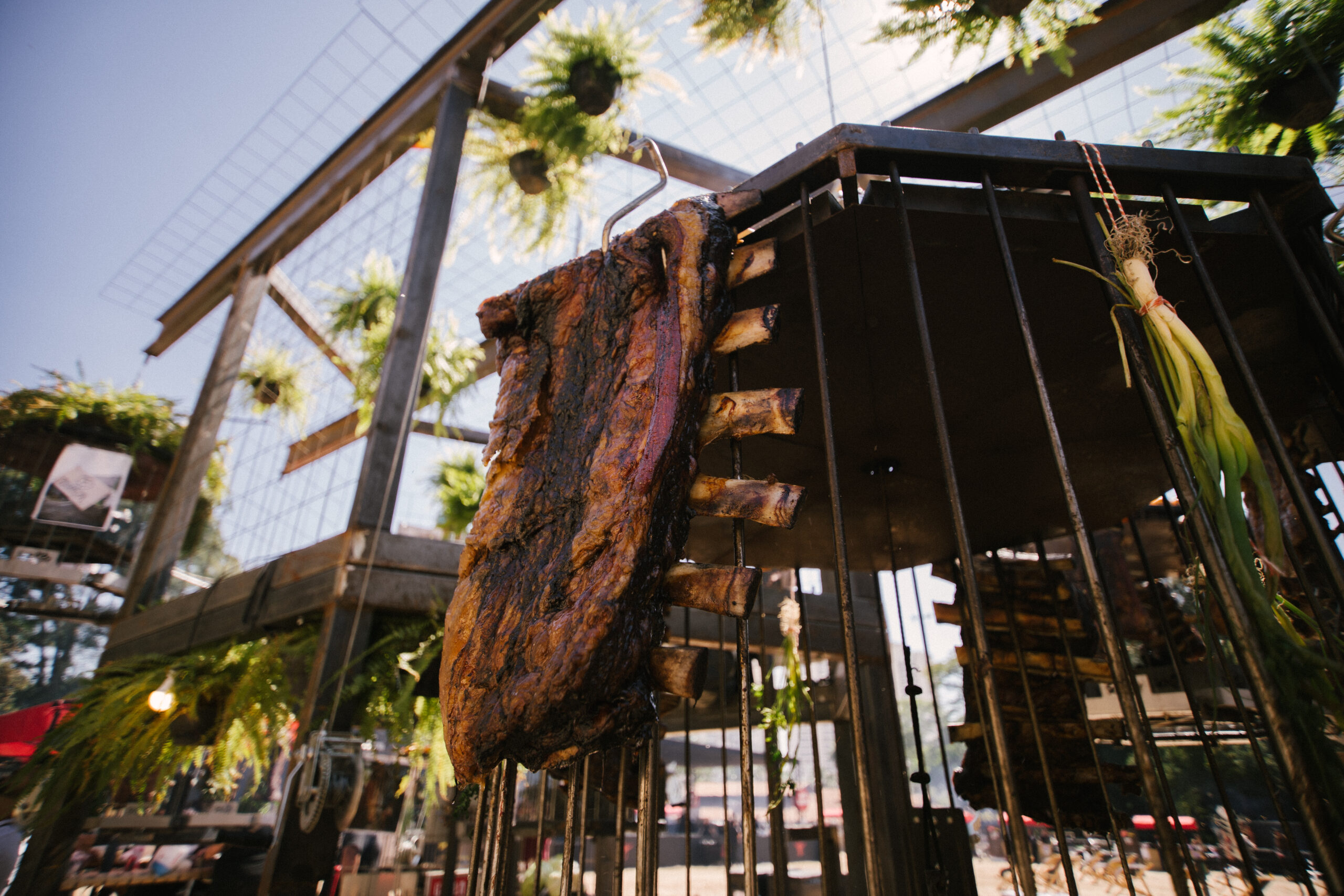 Fogo, talento e protagonismo feminino marcam edição especial do A Ferro e Fogo no Parador Hampel