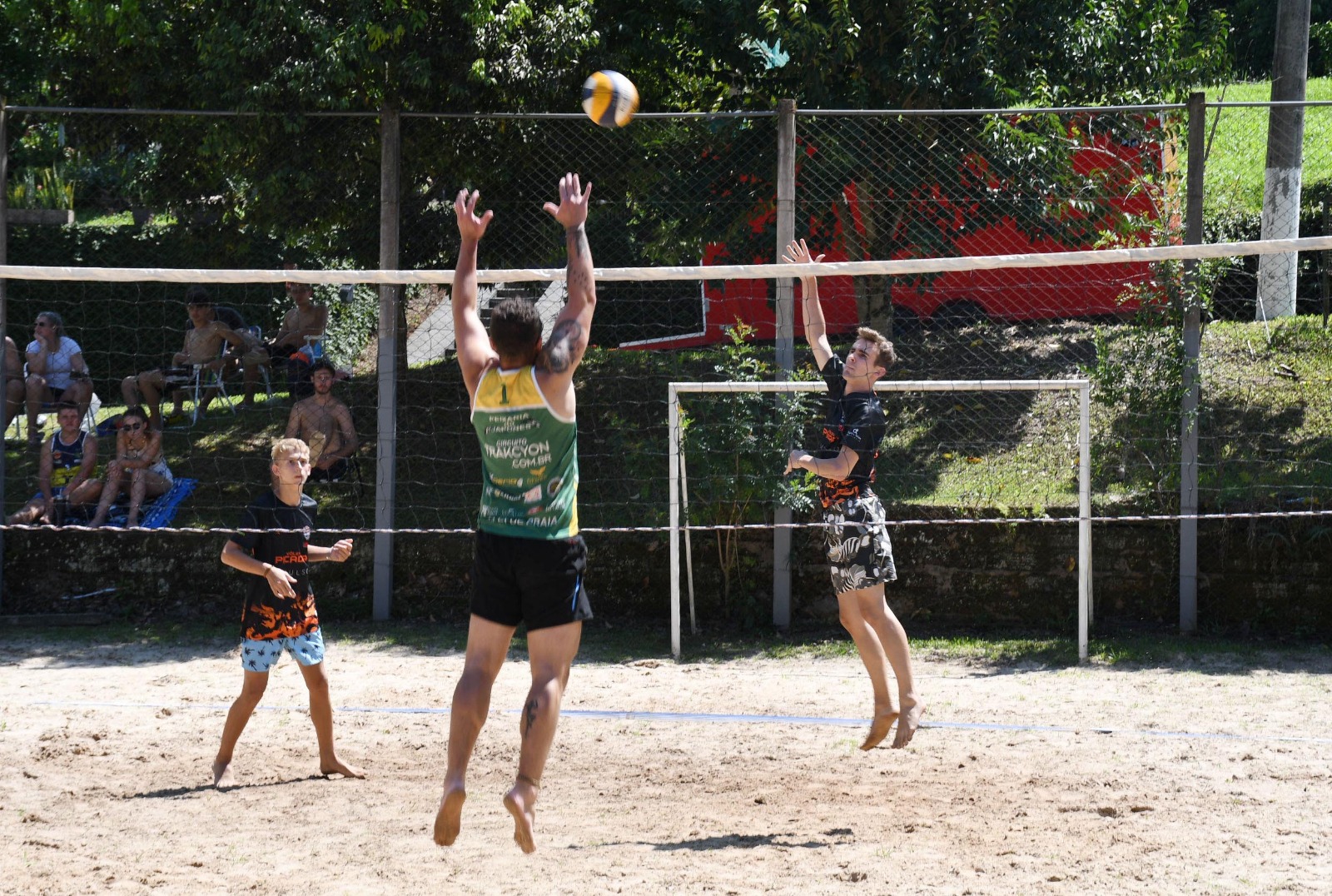 Previsão de clima instável altera programação do Verão em Picada Café