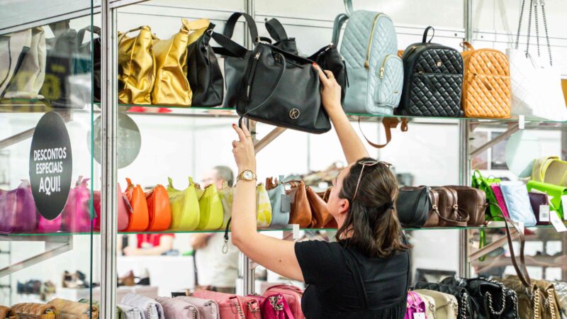 Feira Loucura por Sapatos começa nesta quinta e promete movimentar Novo Hamburgo