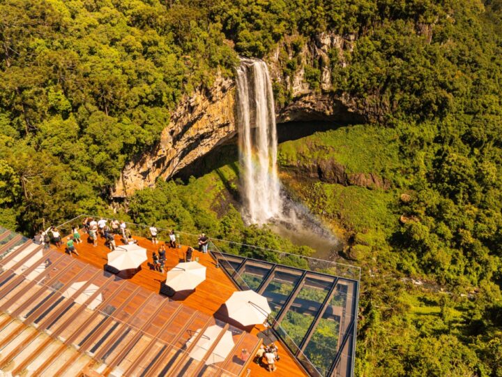Novo restaurante chega ao Parque do Caracol e promete experiência gastronômica com vista para a Cascata