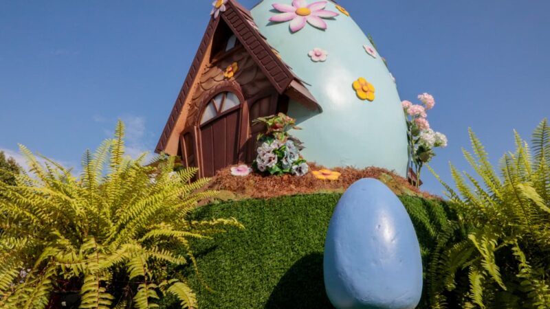 Gramado inicia decoração da ChocoPáscoa e cidade ganha clima da temporada mais doce