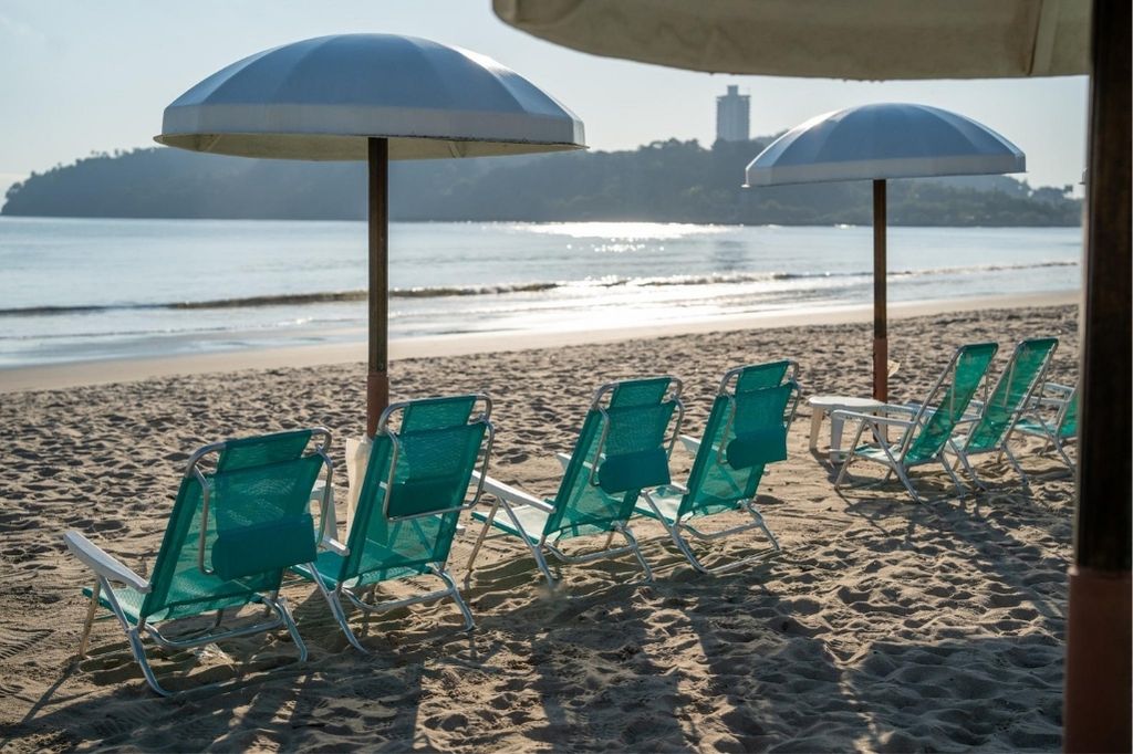 6 Motivos para se hospedar na Praia Alegre, em Penha (SC)